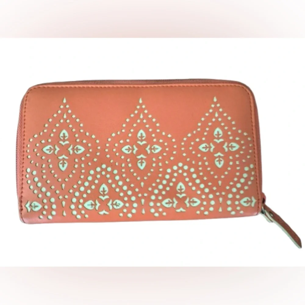Vera Bradley Coral and Cream Eyelet Wallet - Picture 2 of 4